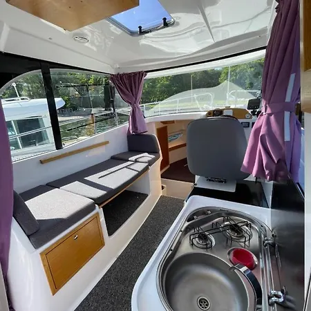 Apartament Na Wodzie - Verona Botel